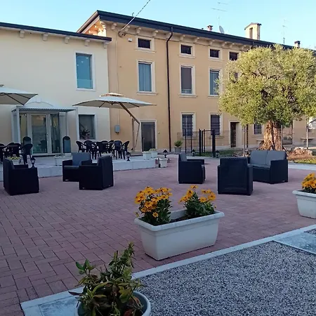 Dehor 3* Castel d'Azzano